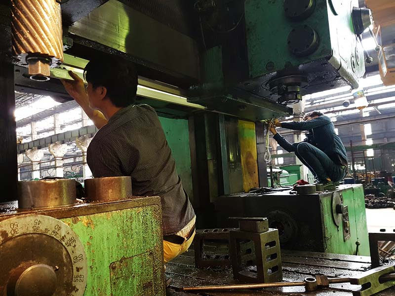 Lắp thước quang máy phay